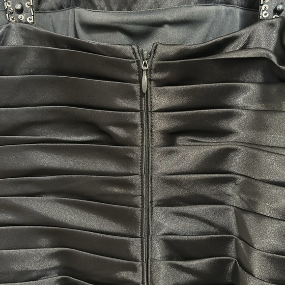 Adrianna Papell collection blue dress, size large includes a shawl - Picture 6 of 9